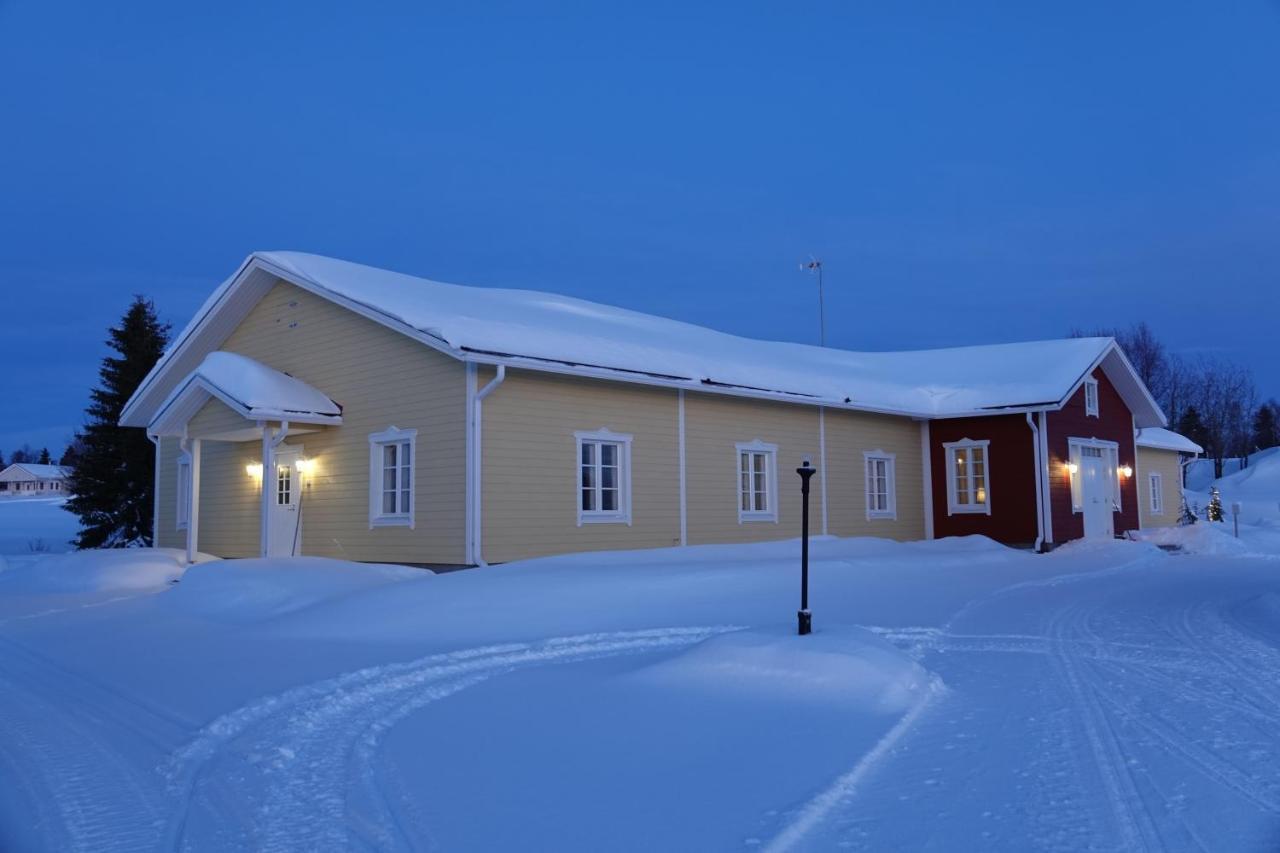 Kierinki Village Majatalo Buitenkant foto